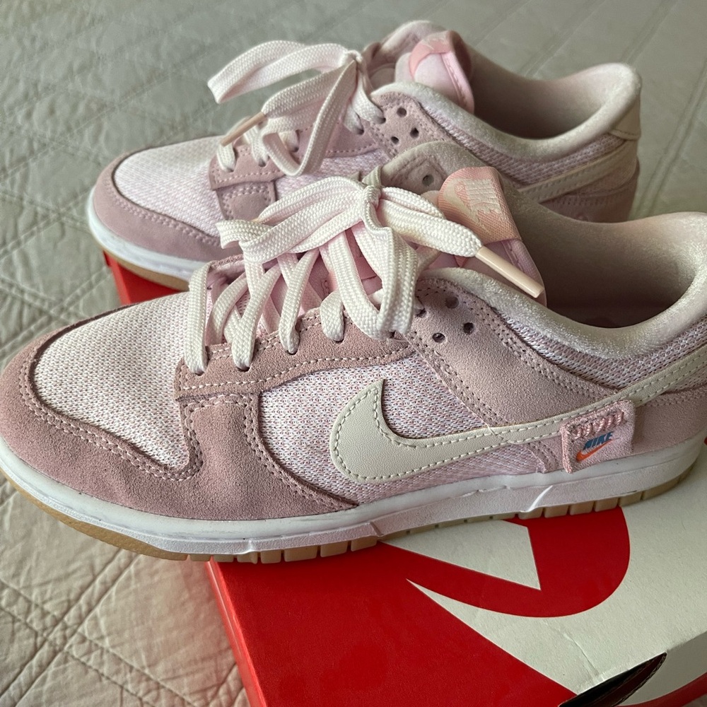 Women’s Nike dunk low teddy bear